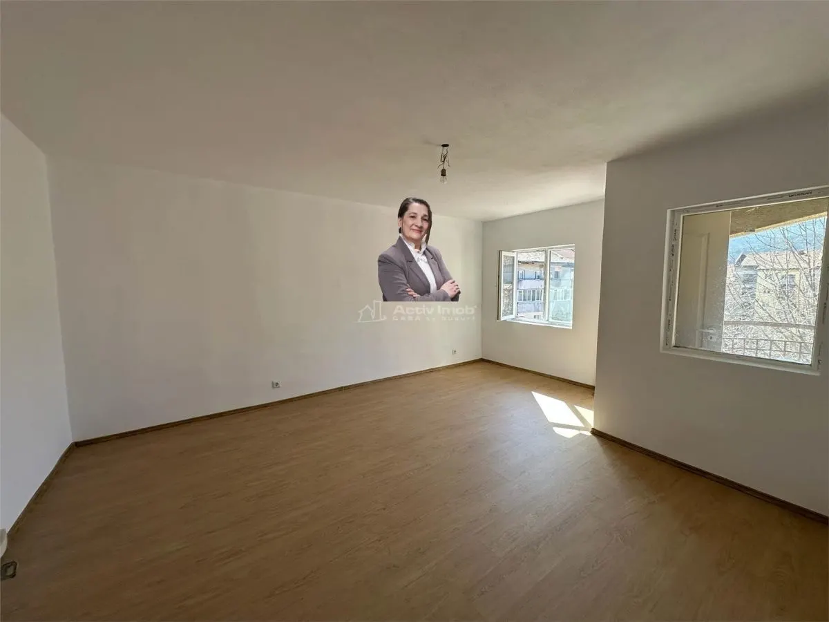 Resita, 3-Bedroom Apartment, Comfort Grade 1, Separated Layout, Central - foto 1