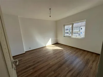 Resita, 3-Bedroom Apartment, Comfort Grade 1, Separated Layout, Central - foto 11