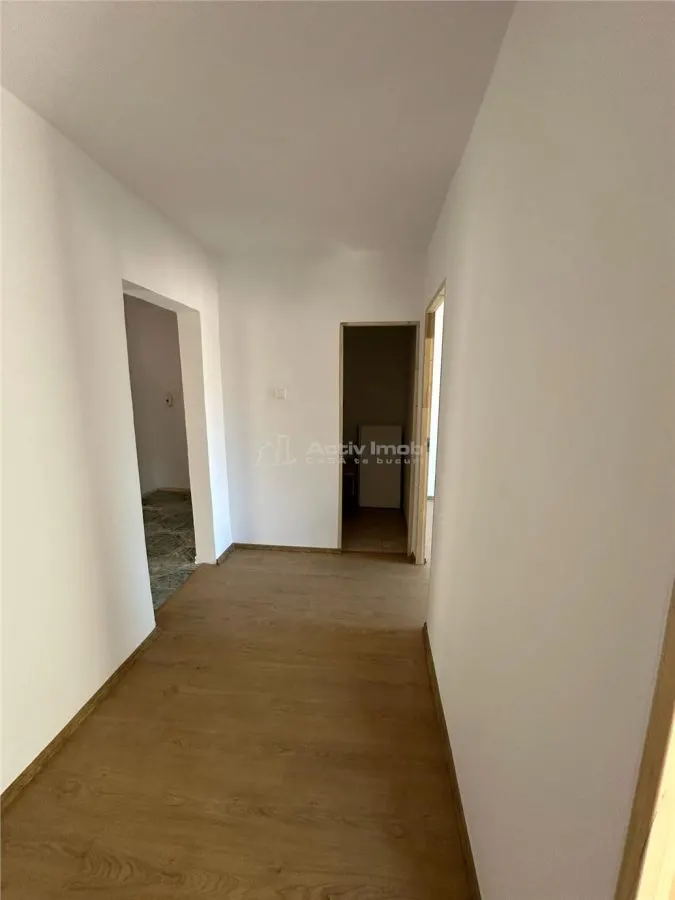 Resita, 3-Bedroom Apartment, Comfort Grade 1, Separated Layout, Central - foto 12