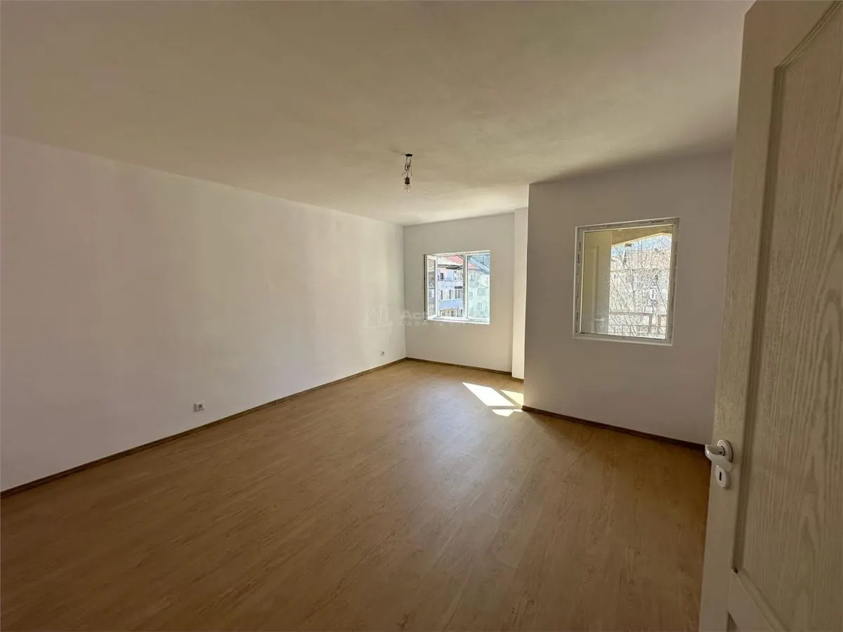 Resita, 3-Bedroom Apartment, Comfort Grade 1, Separated Layout, Central - foto 13