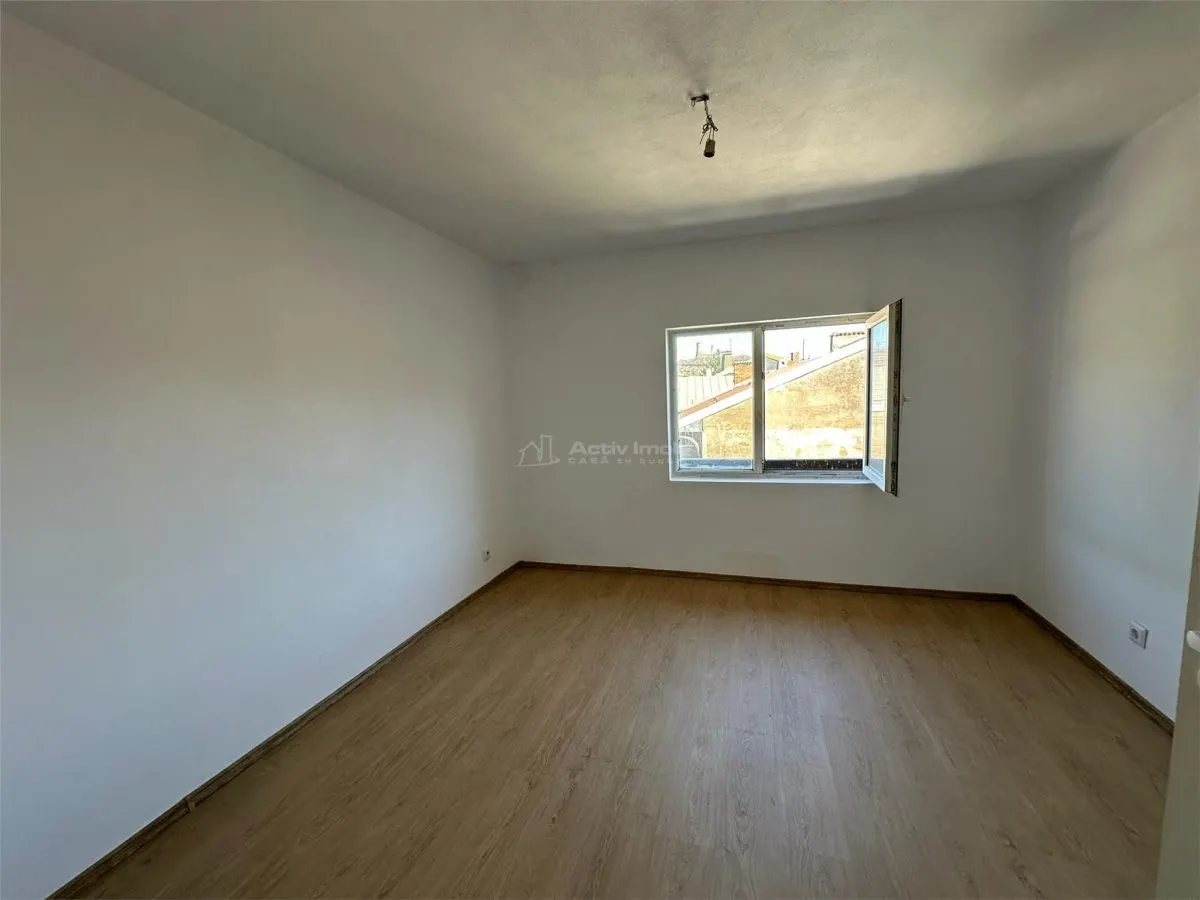 Resita, 3-Bedroom Apartment, Comfort Grade 1, Separated Layout, Central - foto 14