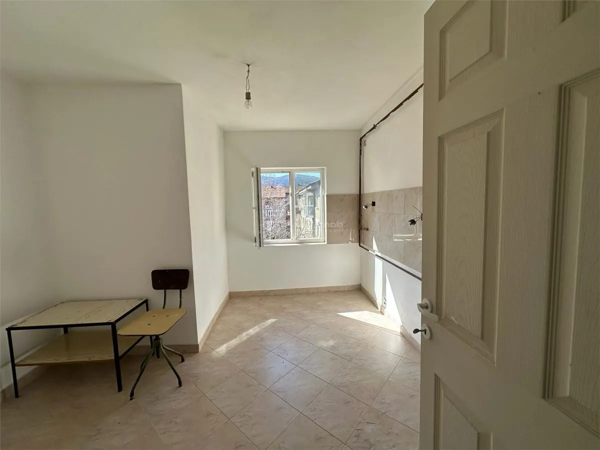 Resita, 3-Bedroom Apartment, Comfort Grade 1, Separated Layout, Central - foto 15