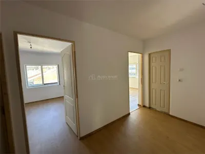Resita, 3-Bedroom Apartment, Comfort Grade 1, Separated Layout, Central - foto 16