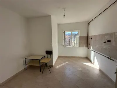 Resita, 3-Bedroom Apartment, Comfort Grade 1, Separated Layout, Central - foto 3
