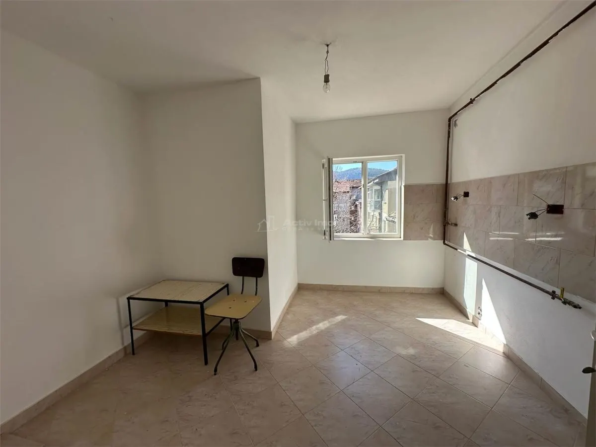 Resita, 3-Bedroom Apartment, Comfort Grade 1, Separated Layout, Central - foto 3