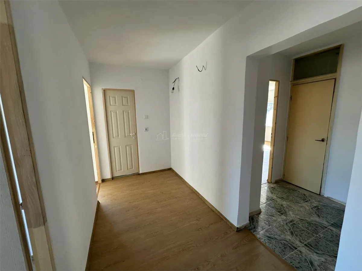 Resita, 3-Bedroom Apartment, Comfort Grade 1, Separated Layout, Central - foto 6
