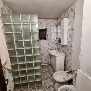 بوتشا، شقة 3 غرف نوم بتخطيط منفصل، موقع مركزي - foto 13