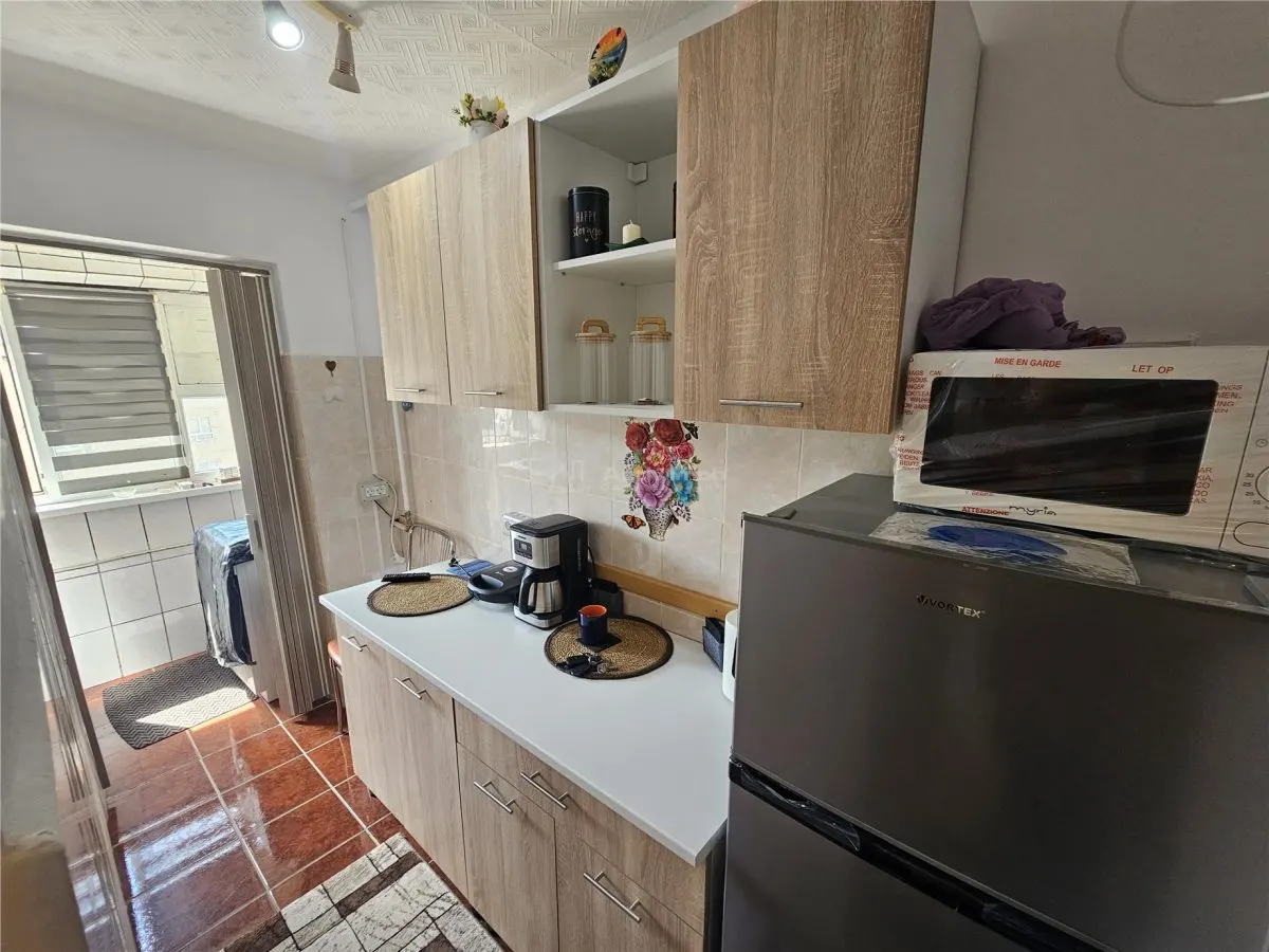 Studio for sale 26 sqm in Resita, Calea Caransebesului area - foto 4