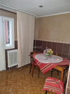 Apartament 3 cam, 2 bai , dcomandat str Libertatii langa Piata - Alexandria