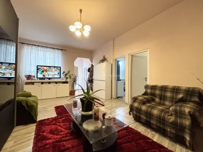 Casa zona centrala - singur in curte - 243 mp - Oradea