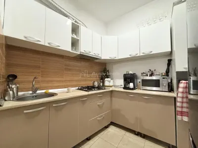 Casa zona centrala - singur in curte - 243 mp - foto 4