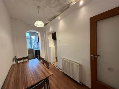ريسيتا، شقة بغرفتي نوم للبيع أو المبادلة، مجددة، تصميم منفصل، لونكا - foto 13