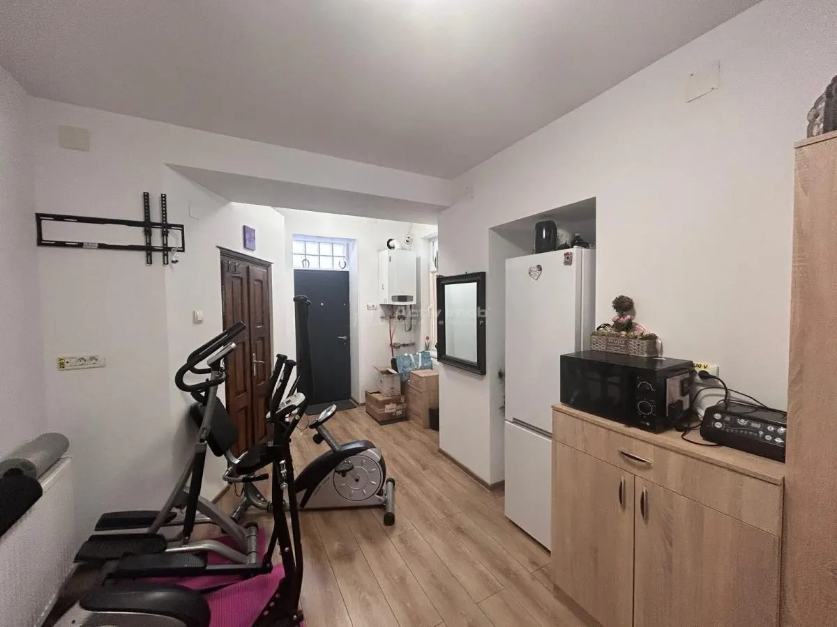 RESITA- CHIRIE, CABINET MEDICAL, SPATIU COMERCIAL SAU APARTAMENT LA CURTE; 2 cam, cf.1 Sporit Zona Universal - foto 6