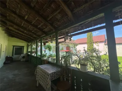 Bocsa Montana, Substantial Family Home on Main Road - foto 11