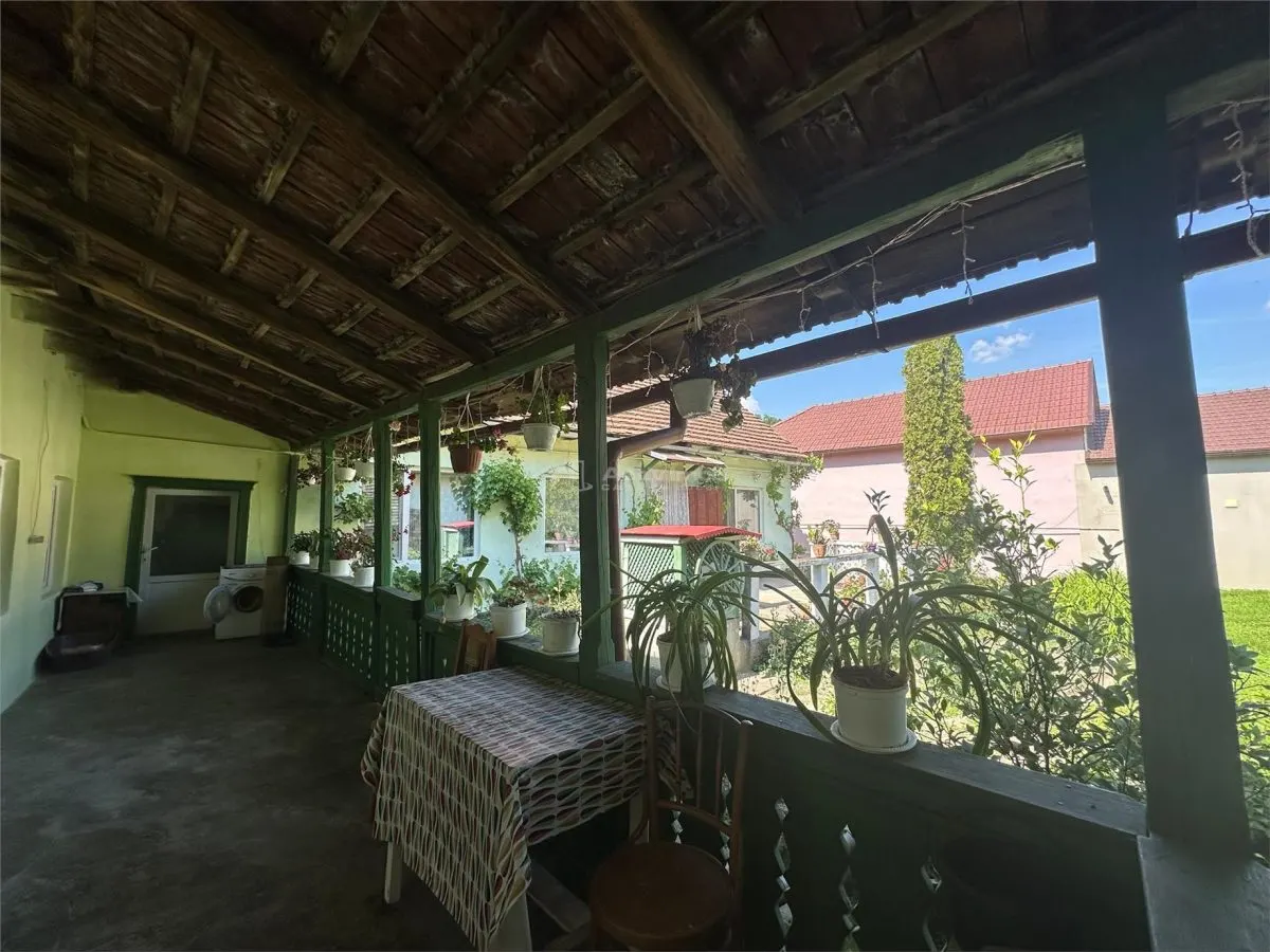 Bocsa Montana, Substantial Family Home on Main Road - foto 11