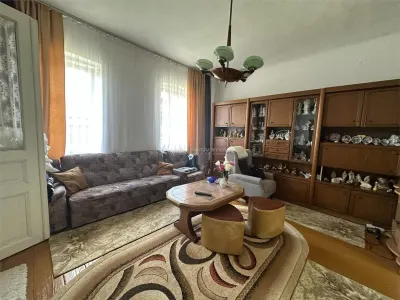 Bocsa Montana, Substantial Family Home on Main Road - foto 3