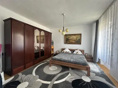 Bocsa Montana, Substantial Family Home on Main Road - foto 4