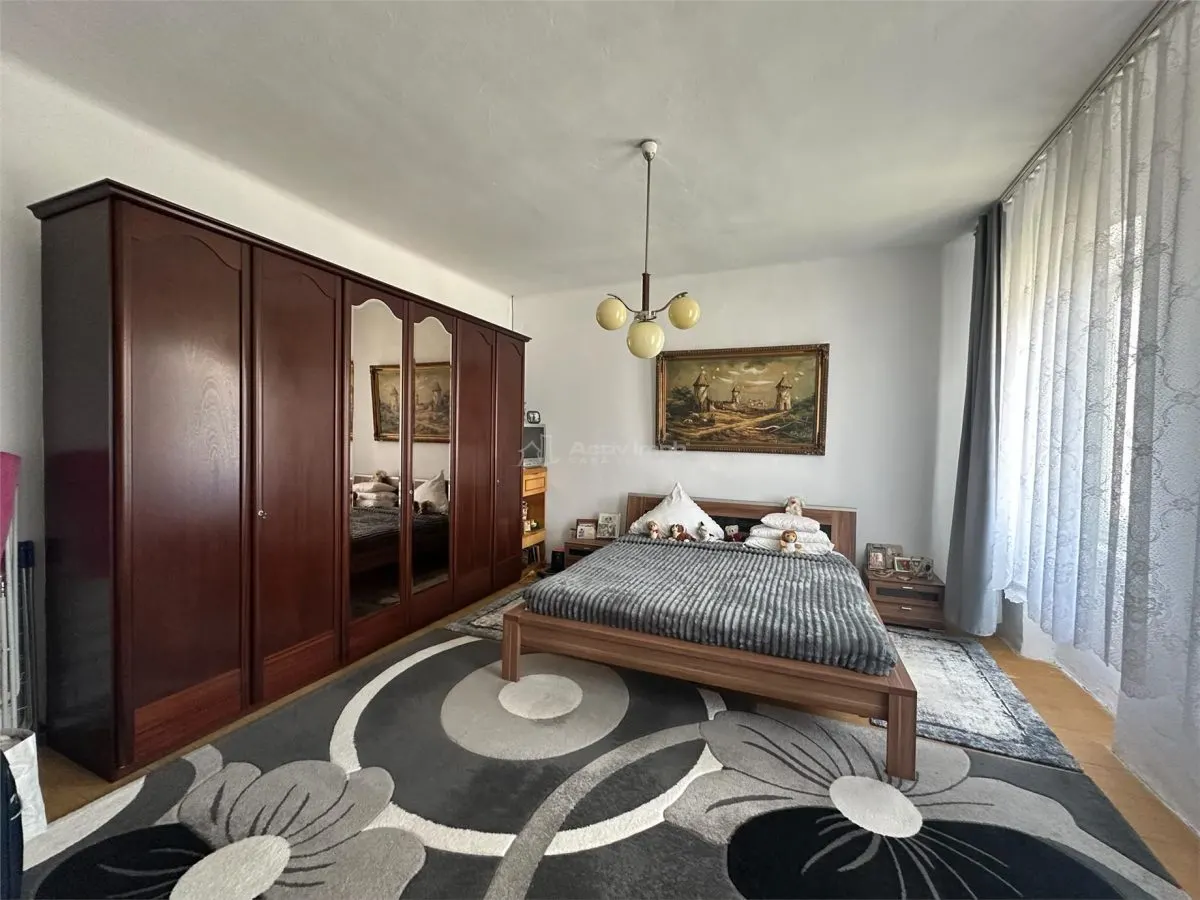Bocsa Montana, Substantial Family Home on Main Road - foto 4