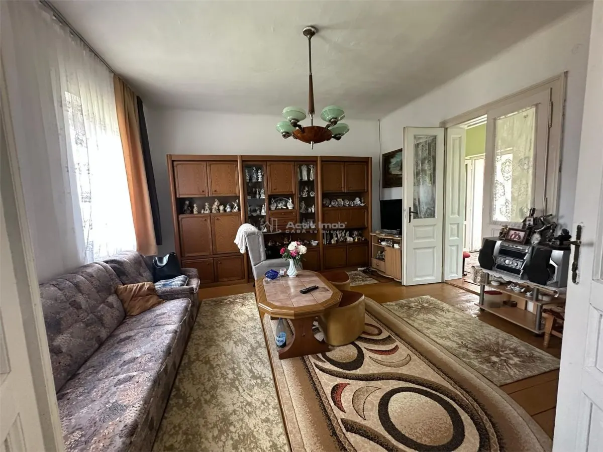 Bocsa Montana, Substantial Family Home on Main Road - foto 5