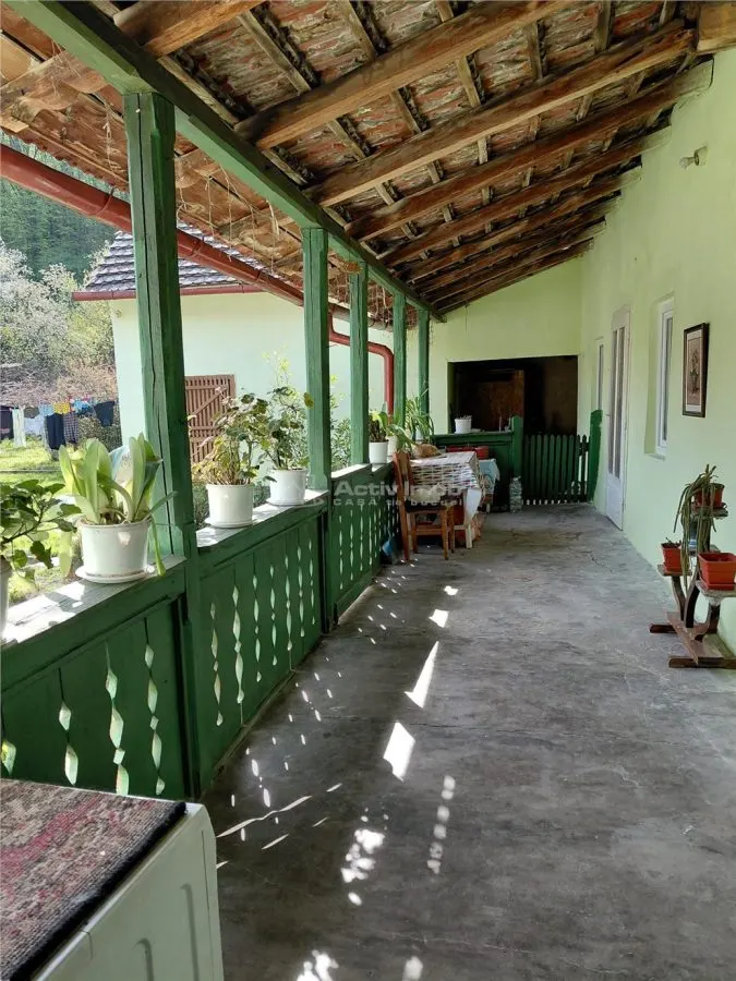 Bocsa Montana, Substantial Family Home on Main Road - foto 8