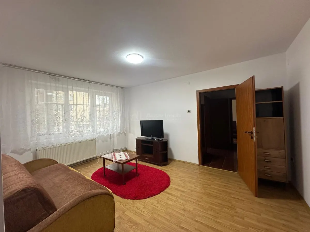 Resita, Appartement 3 Chambres, Disposition Semi-Ouverte, Centre-Ville - foto 2