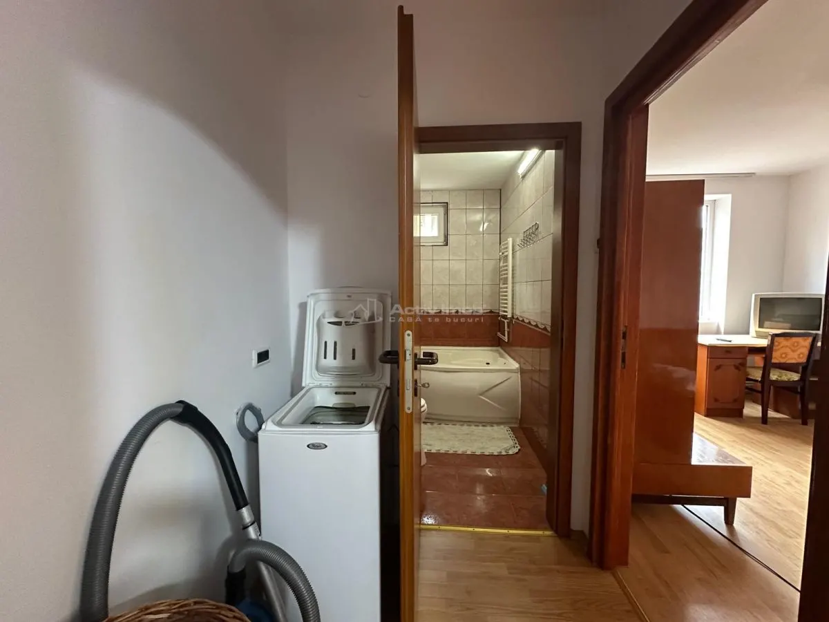 Resita, Appartement 3 Chambres, Disposition Semi-Ouverte, Centre-Ville - foto 11