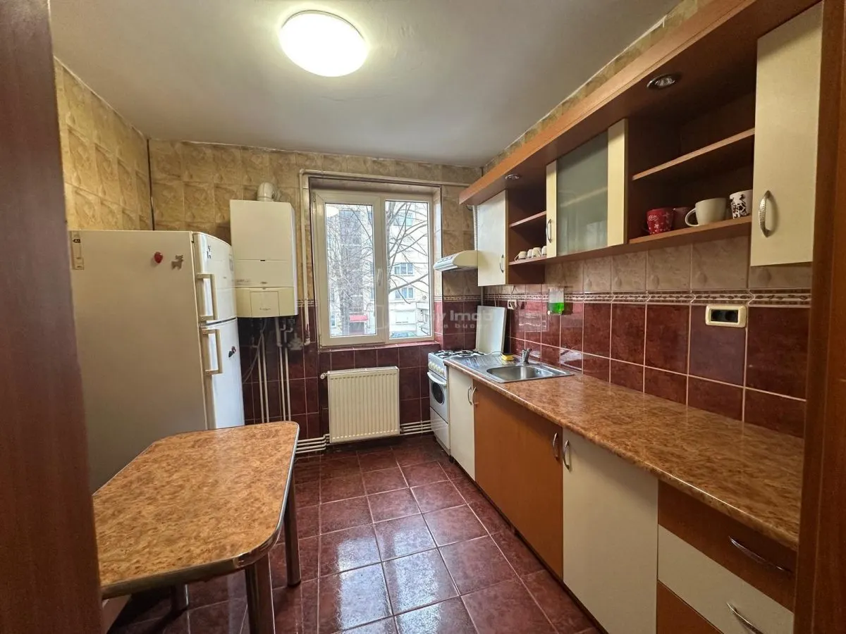Resita, Appartement 3 Chambres, Disposition Semi-Ouverte, Centre-Ville - foto 18