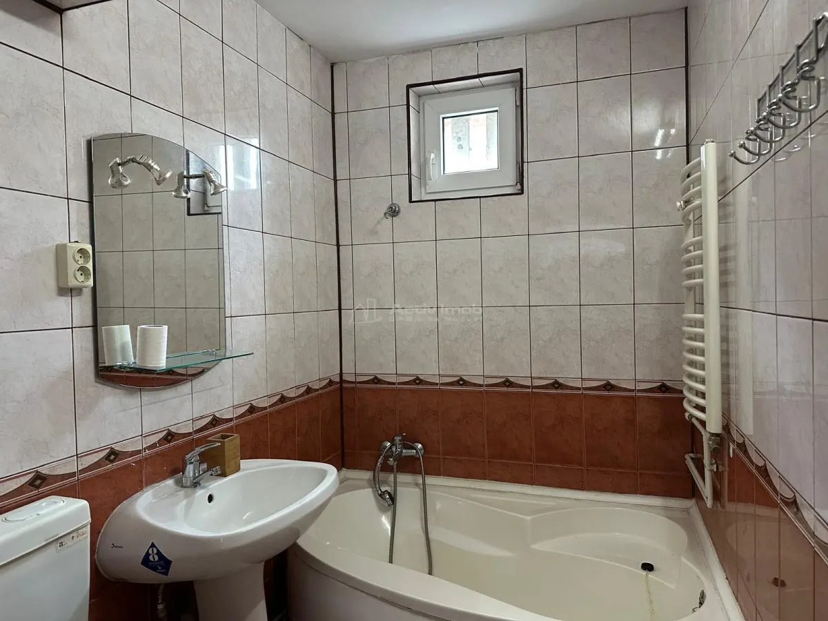 Resita, Appartement 3 Chambres, Disposition Semi-Ouverte, Centre-Ville - foto 19