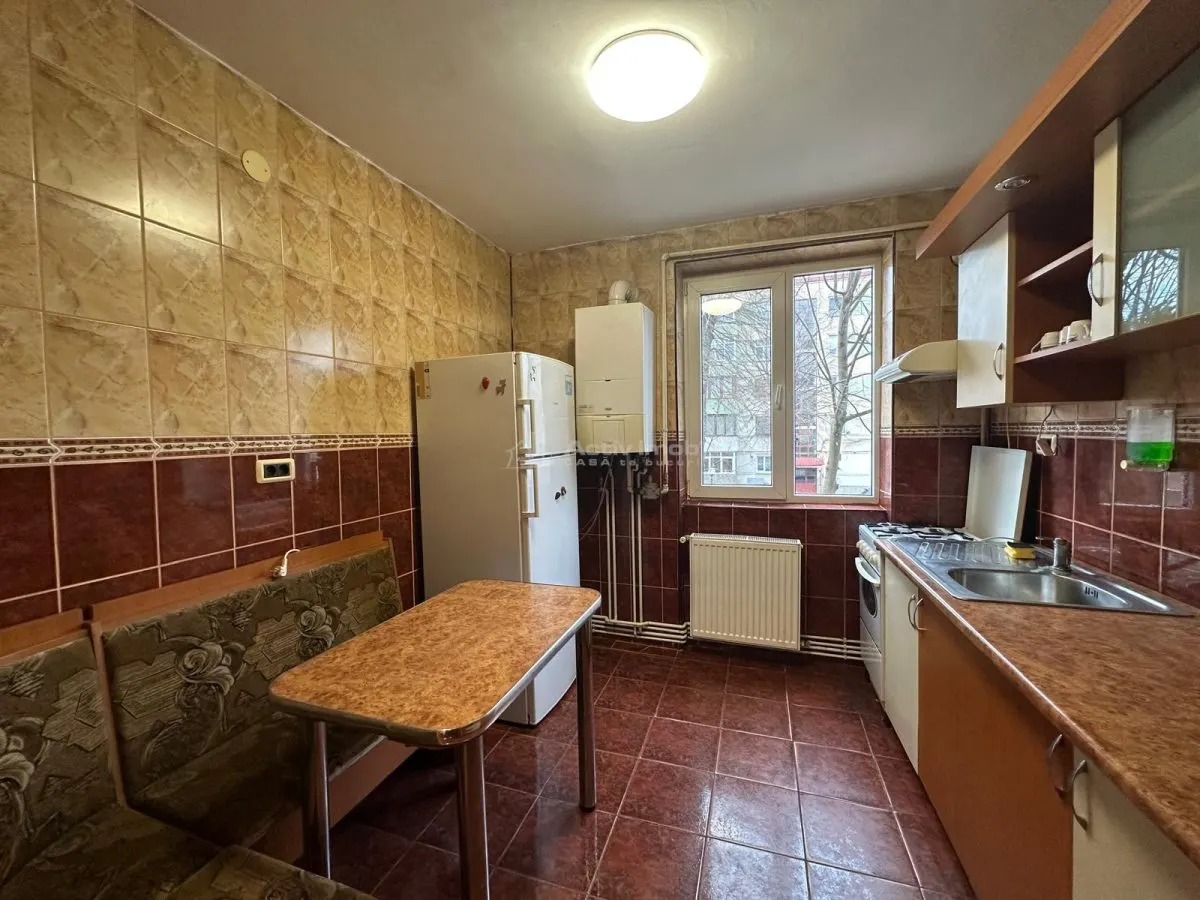 Resita, Appartement 3 Chambres, Disposition Semi-Ouverte, Centre-Ville - foto 8