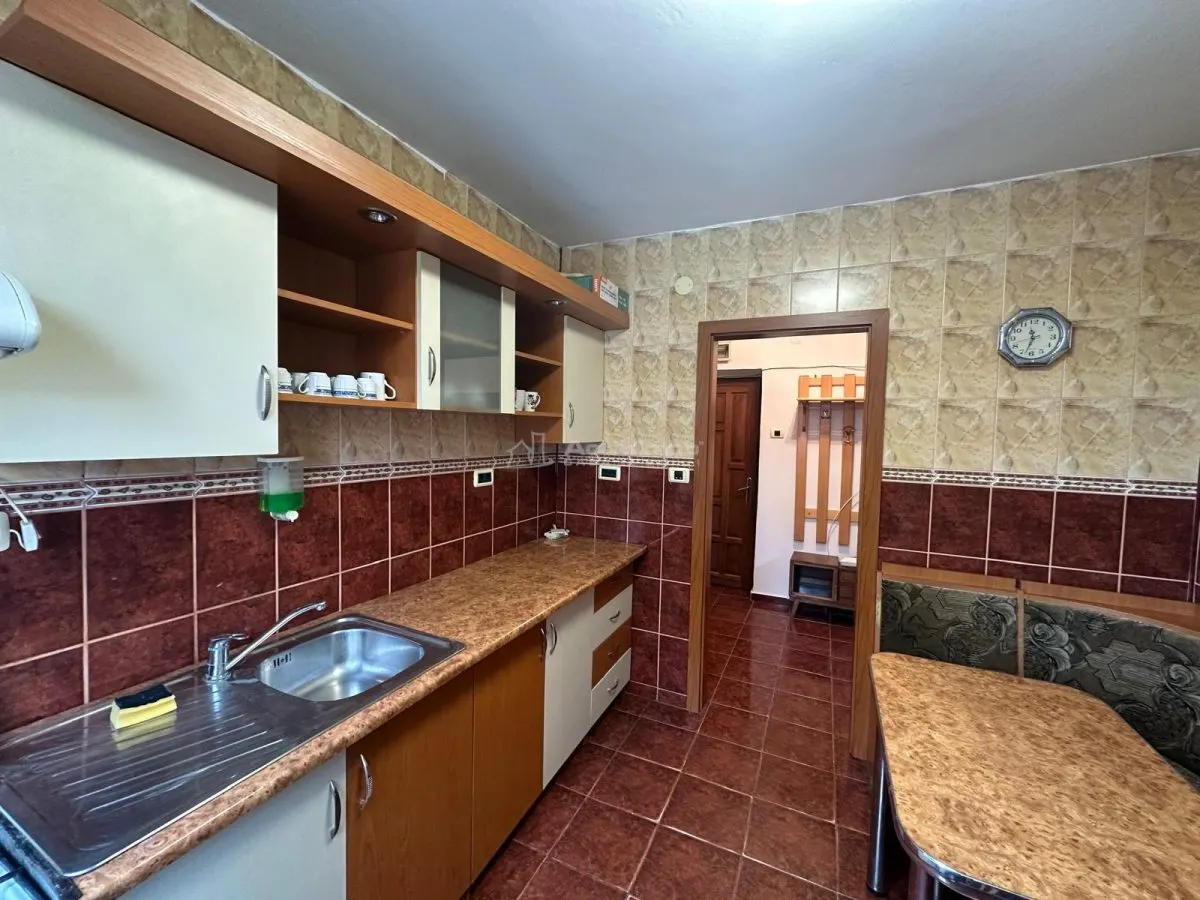 Resita, Appartement 3 Chambres, Disposition Semi-Ouverte, Centre-Ville - foto 10