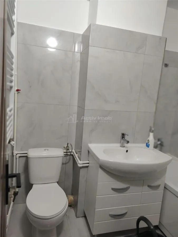 Apartament recent renovat 2 camere de inchiriat – zona Pavcom - foto 3