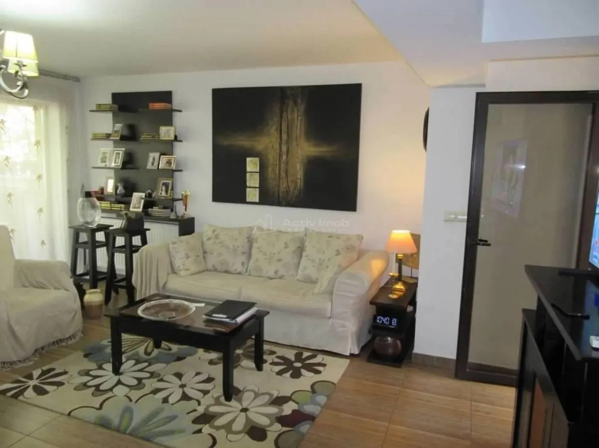 Casa de 5 Dormitorios, Sótano+Planta Baja+1ª Planta+Buhardilla – 117sqm Parcela - foto 5