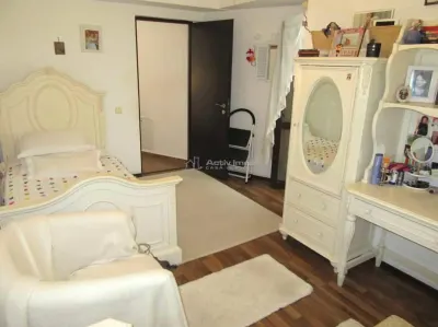 Casa de 5 Dormitorios, Sótano+Planta Baja+1ª Planta+Buhardilla – 117sqm Parcela - foto 6