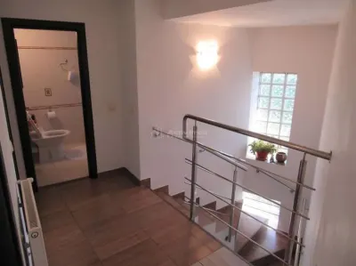 Casa de 5 Dormitorios, Sótano+Planta Baja+1ª Planta+Buhardilla – 117sqm Parcela - foto 8
