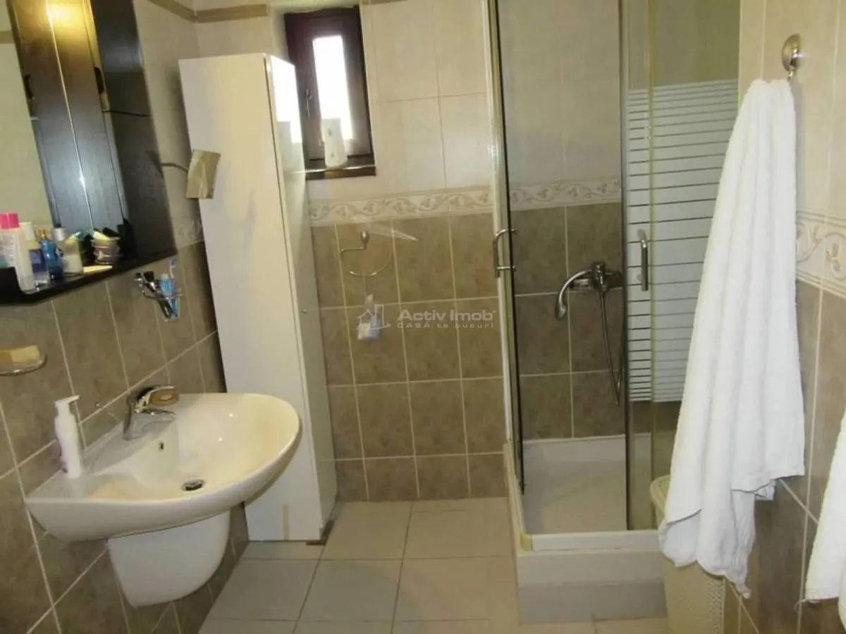 Casa de 5 Dormitorios, Sótano+Planta Baja+1ª Planta+Buhardilla – 117sqm Parcela - foto 10
