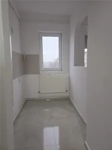 Apartamento de 3 Dormitorios en Venta o Intercambio, Completamente Reformado - foto 9