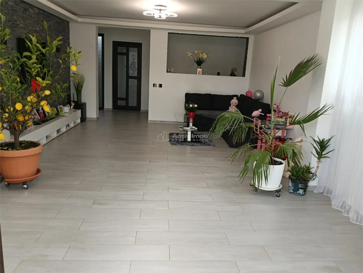 Casa de vanzare cu 6 Dormitoare-Teren 1.100 mp- Popesti-Giurgiu-Pozitie stradala-Partial mobilata - foto 1