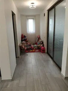 Casa de vanzare cu 6 Dormitoare-Teren 1.100 mp- Popesti-Giurgiu-Pozitie stradala-Partial mobilata - foto 19