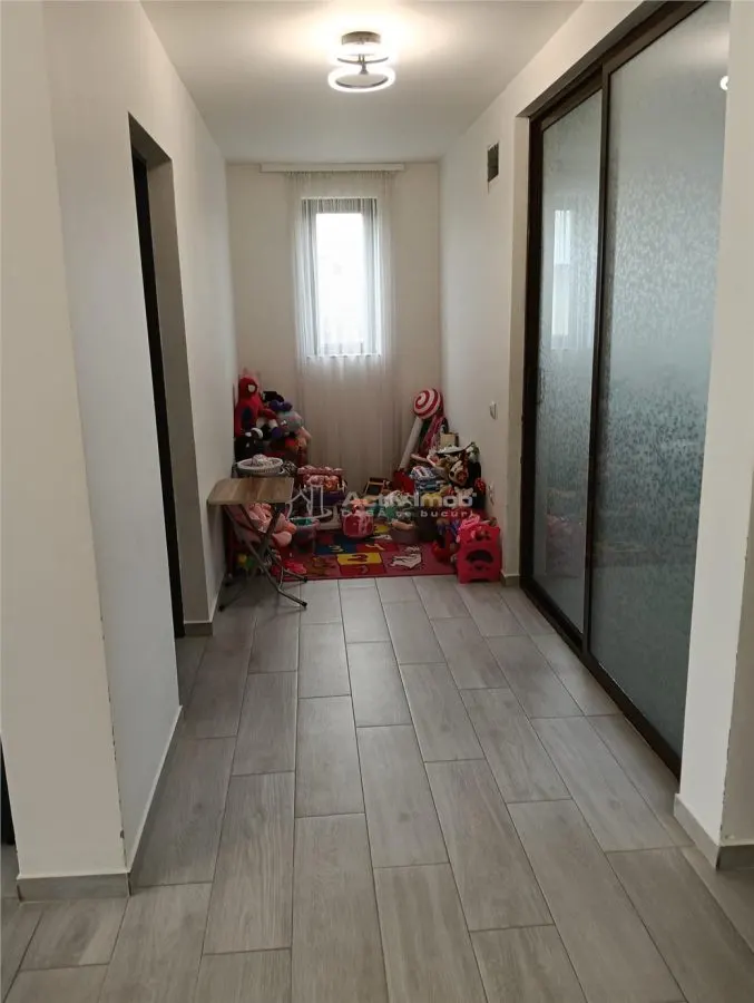 Casa de vanzare cu 6 Dormitoare-Teren 1.100 mp- Popesti-Giurgiu-Pozitie stradala-Partial mobilata - foto 19
