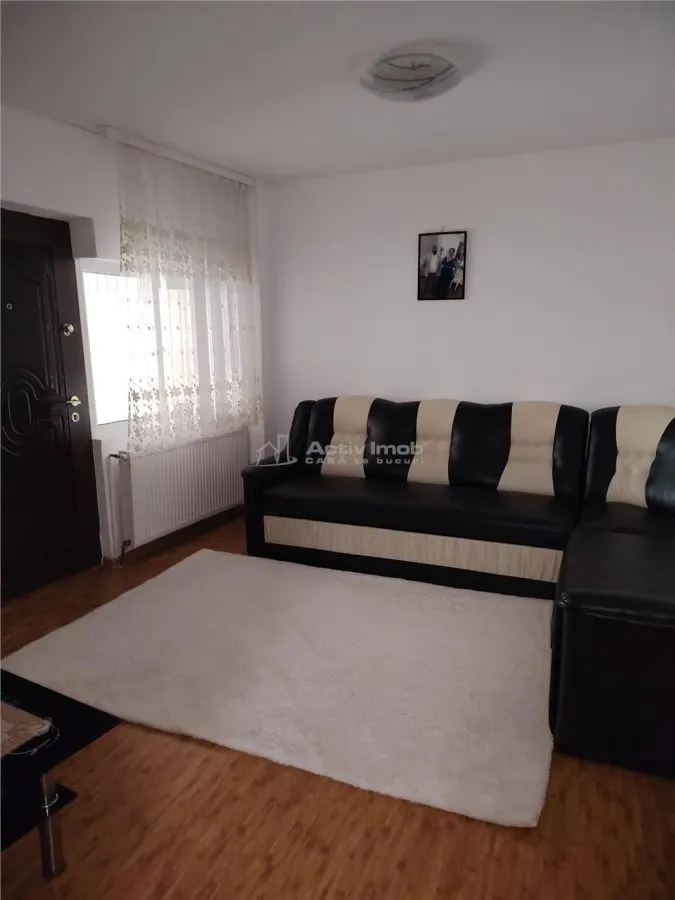 Casa 3 camere de vanzare zona Liceul Carabella - foto 2