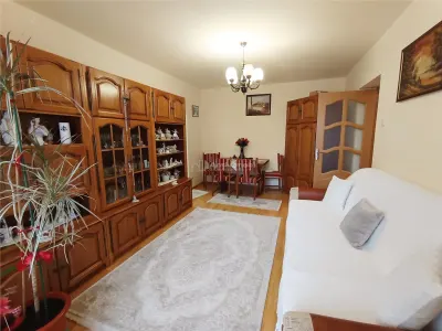 Apartament 2 camere in zona centrala Moldova Noua - Moldova Noua