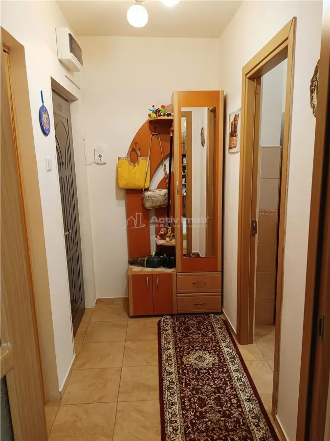 Apartament 2 camere in zona centrala Moldova Noua - foto 4