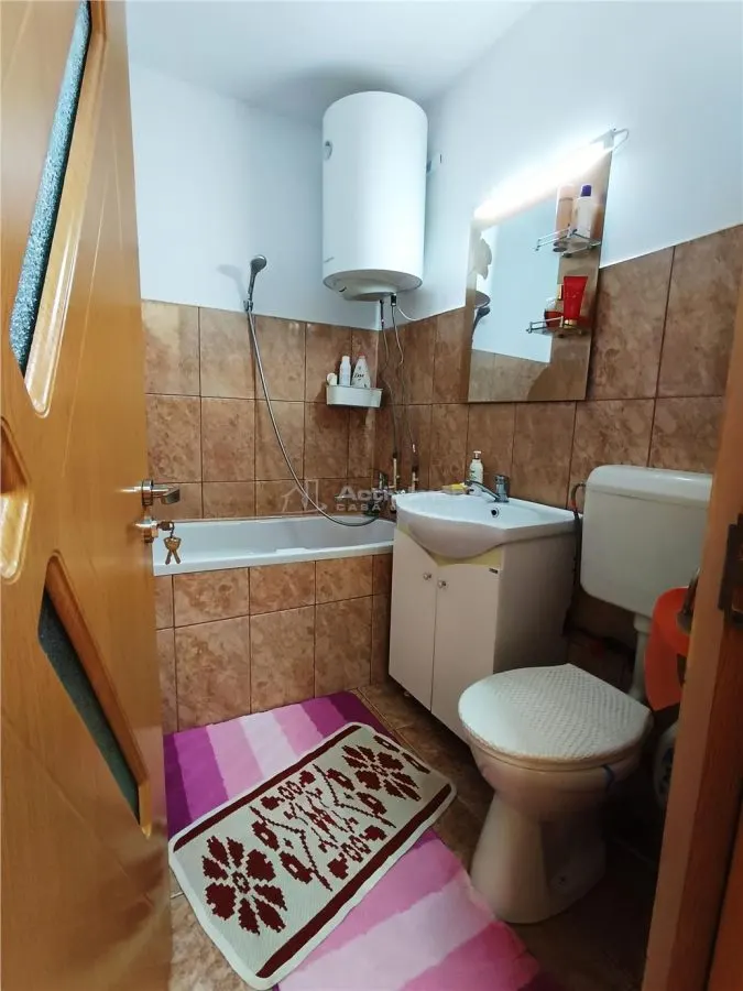 Apartament 2 camere in zona centrala Moldova Noua - foto 10