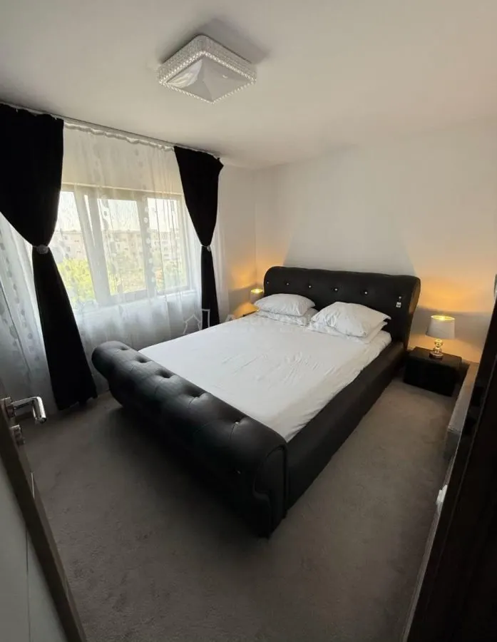 2 camere, 53 mp,etaj 4, LOC DE PARCARE, zona Pod - foto 4