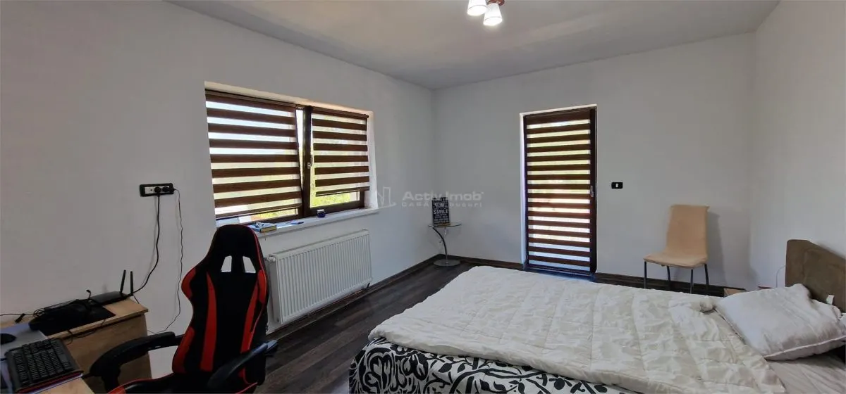 House / villa for sale 210 sqm in Resita, Calea Caransebesului area - foto 12