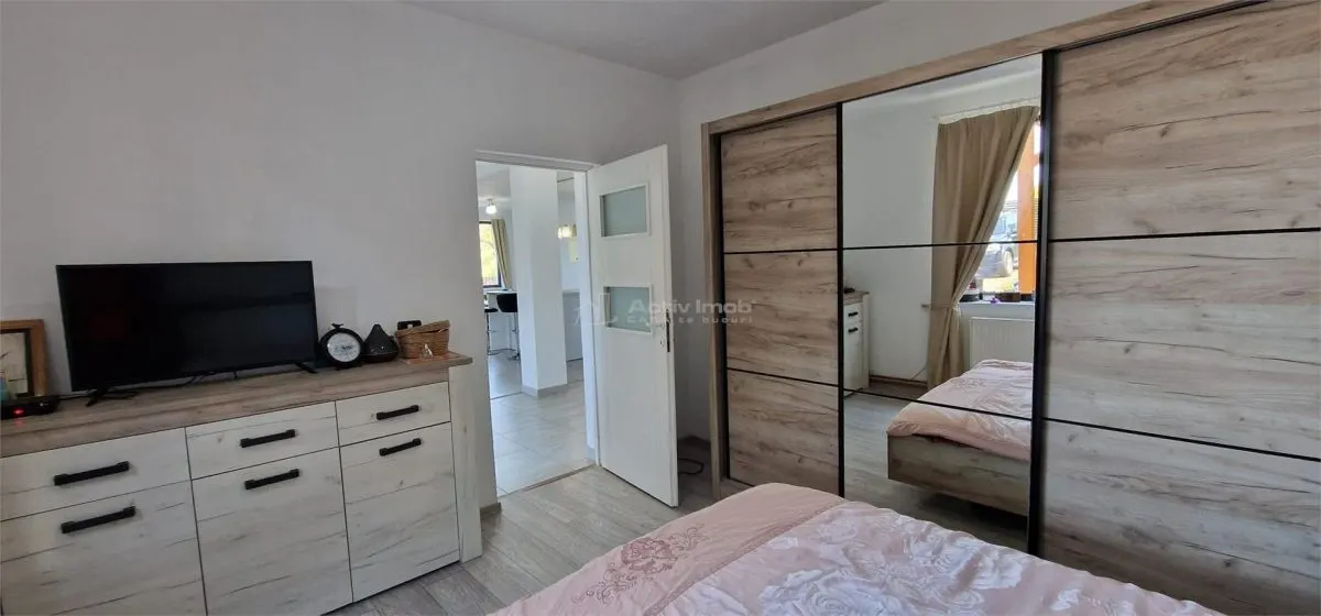 House / villa for sale 210 sqm in Resita, Calea Caransebesului area - foto 19