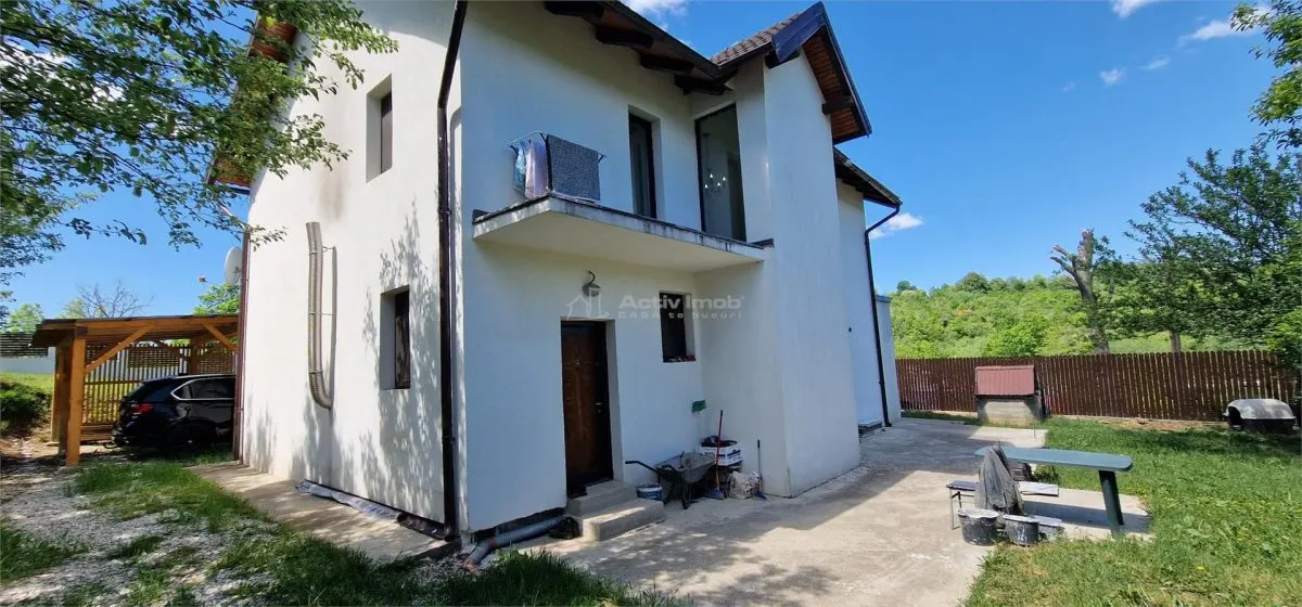 House / villa for sale 210 sqm in Resita, Calea Caransebesului area - foto 3