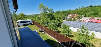 House / villa for sale 210 sqm in Resita, Calea Caransebesului area - foto 24