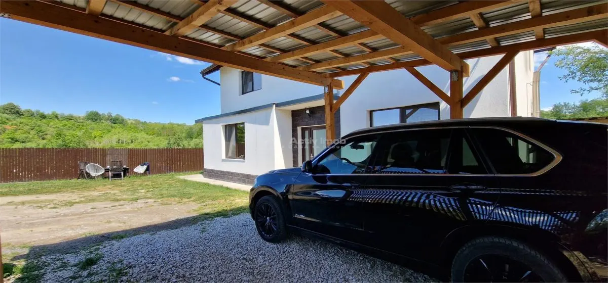 House / villa for sale 210 sqm in Resita, Calea Caransebesului area - foto 5