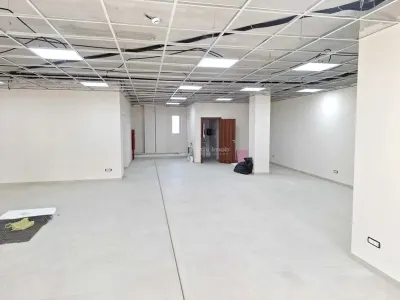 Baia Mare Location Commerciale | Local Neuf | Centre-Ville - foto 2